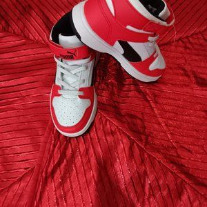 Boys Puma High Top Basketball shoes